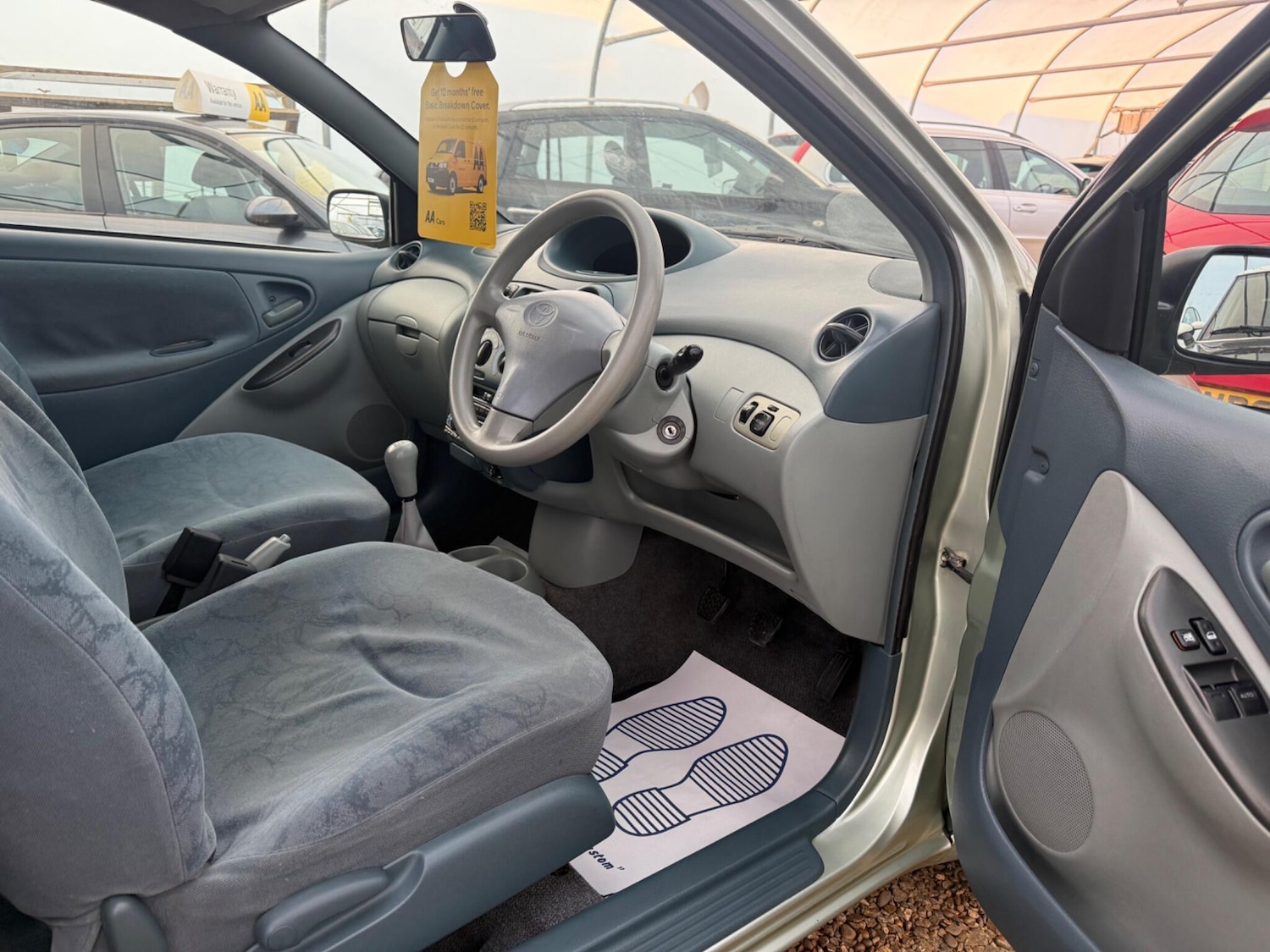 Used Toyota Yaris 2002 for sale - 76138521: Photo 49