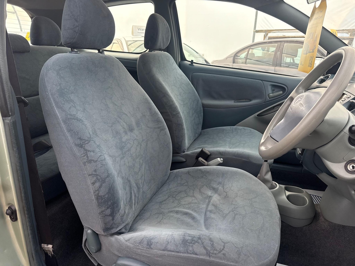 Used Toyota Yaris 2002 for sale - 76138521: Photo 52