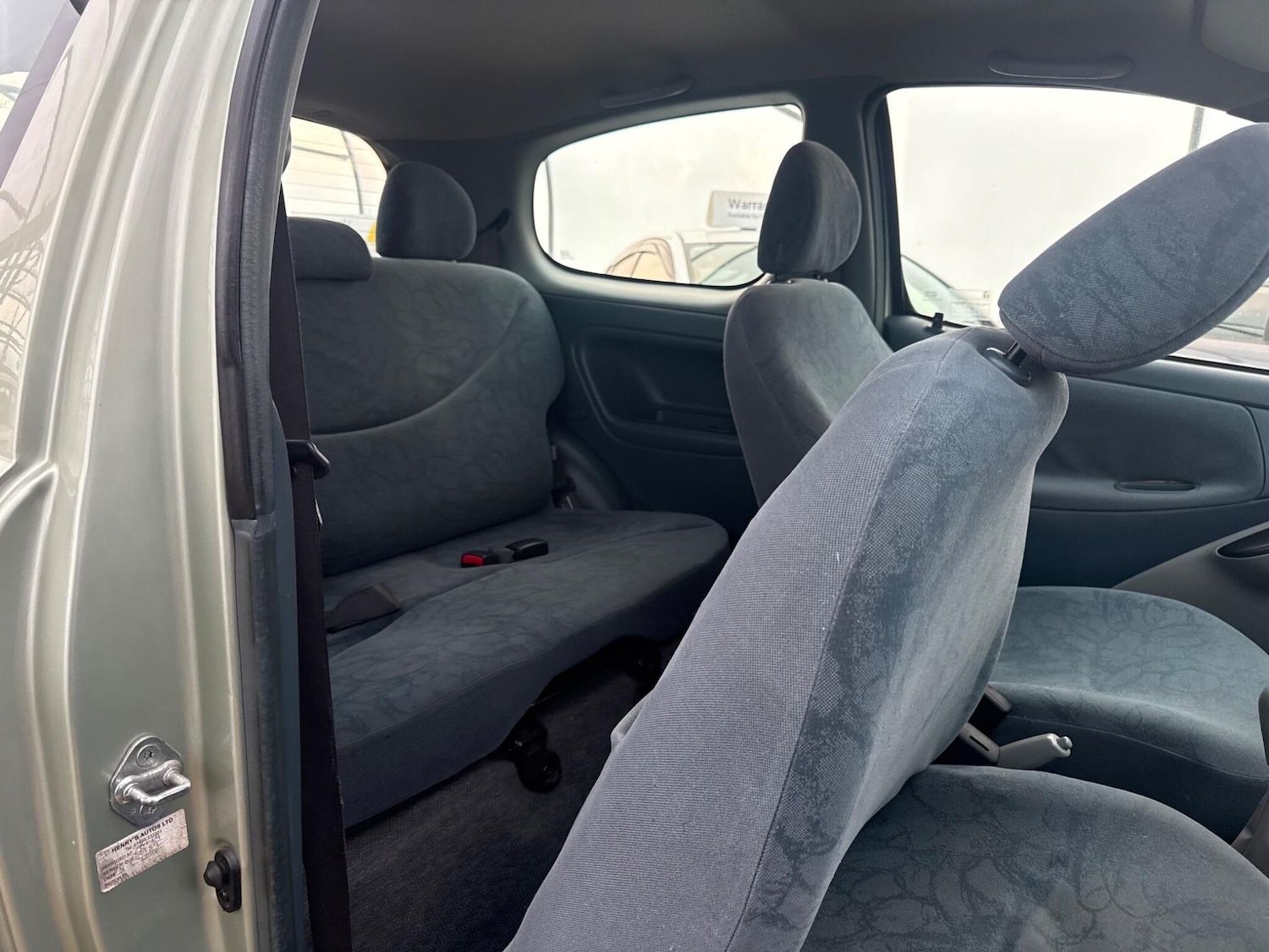 Used Toyota Yaris 2002 for sale - 76138521: Photo 54