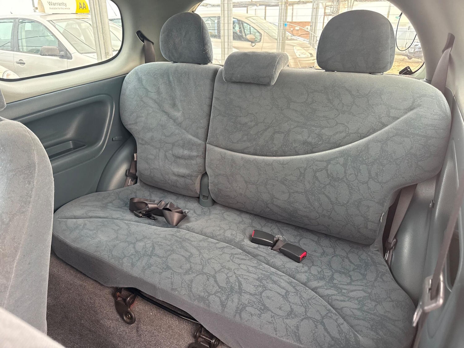 Used Toyota Yaris 2002 for sale - 76138521: Photo 60