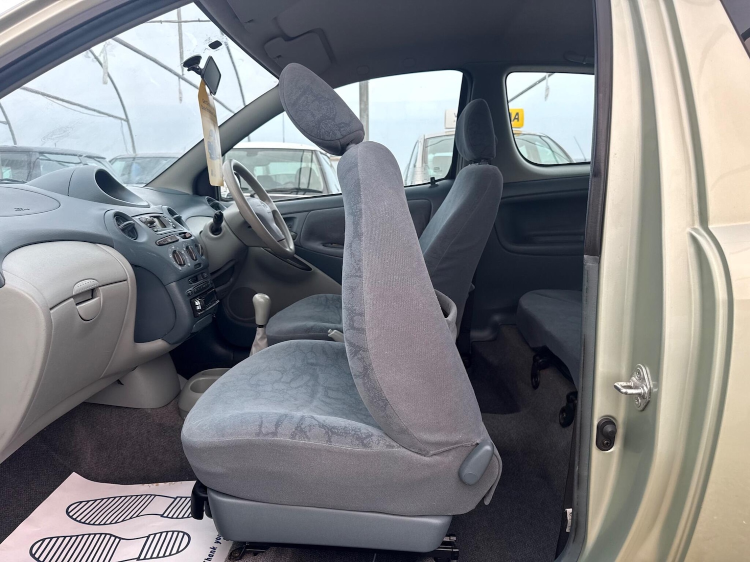 Used Toyota Yaris 2002 for sale - 76138521: Photo 62