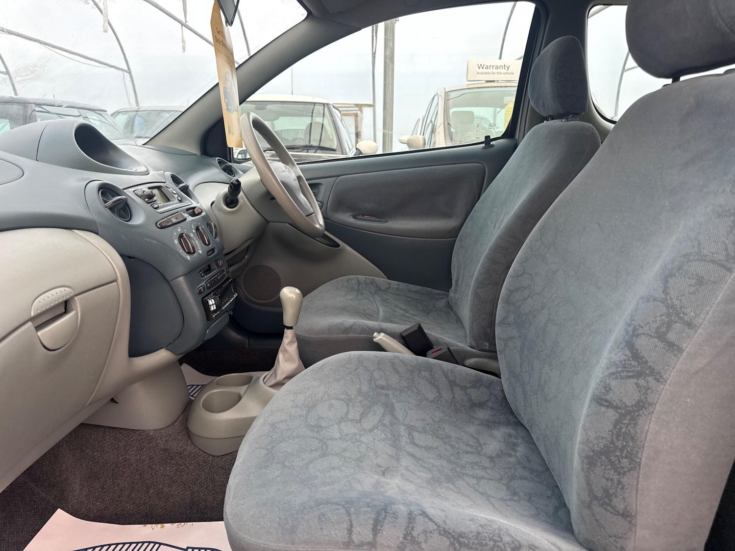 Used Toyota Yaris 2002 for sale - 76138521: Photo 64