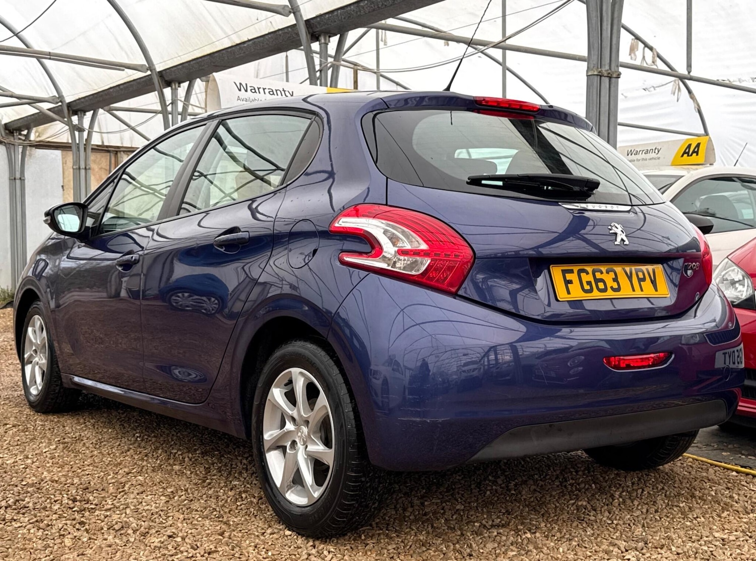 Used Peugeot 208 2013 for sale - 76898673: Photo 2