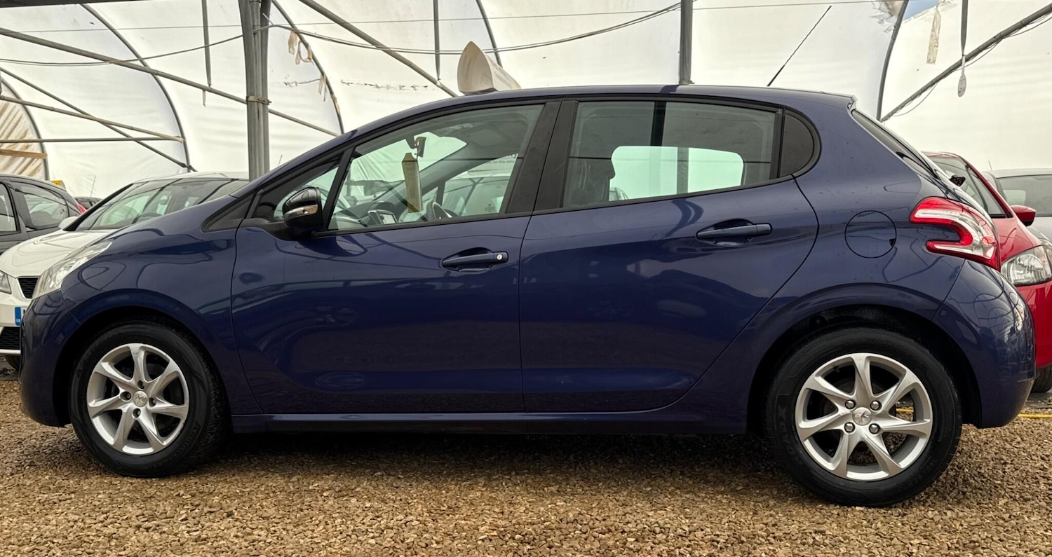 Used Peugeot 208 2013 for sale - 76898673: Photo 40