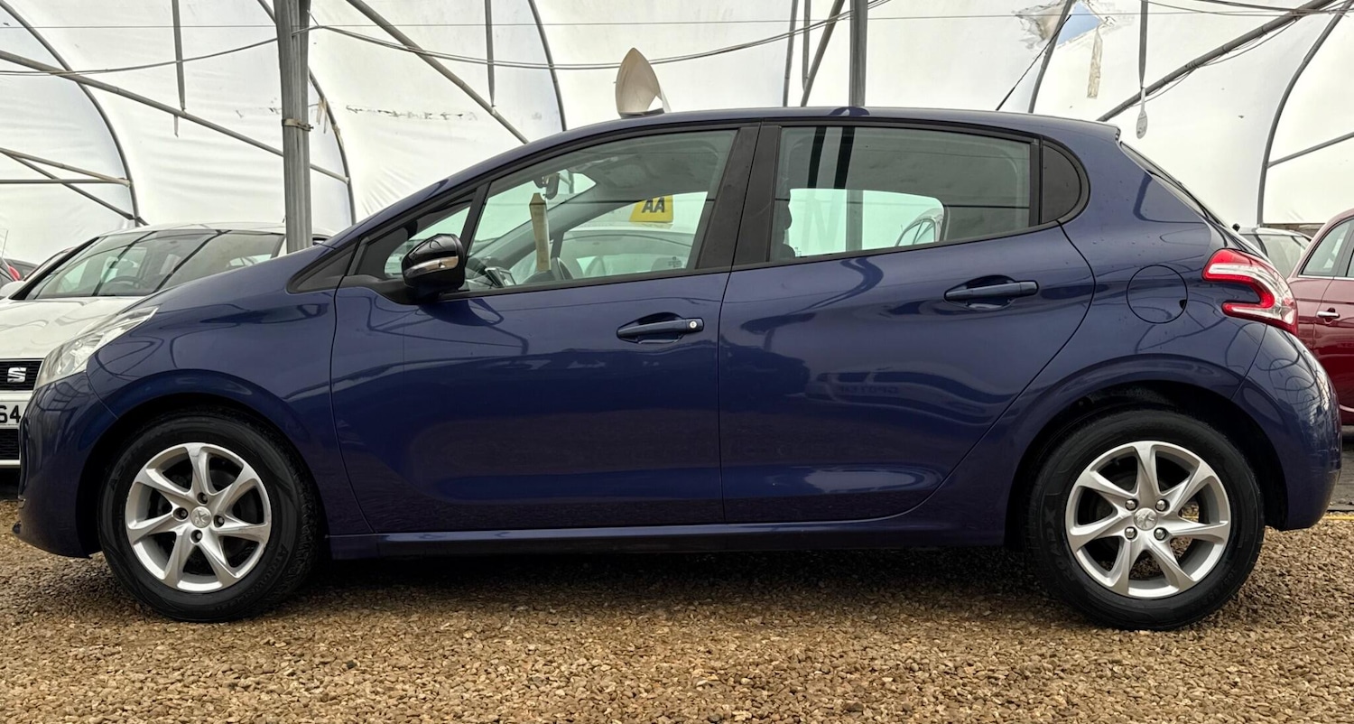 Used Peugeot 208 2013 for sale - 76898673: Photo 41