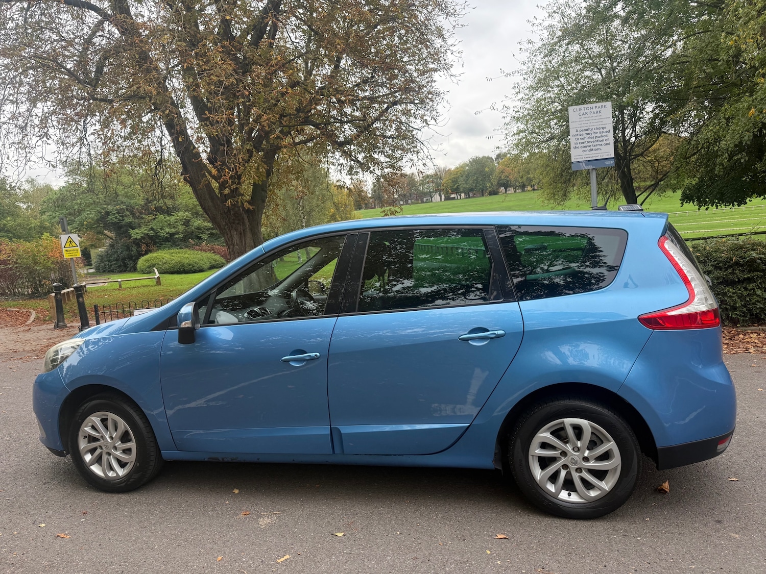 Used Renault Grand Scenic 2014 for sale - 76229133: Photo 11