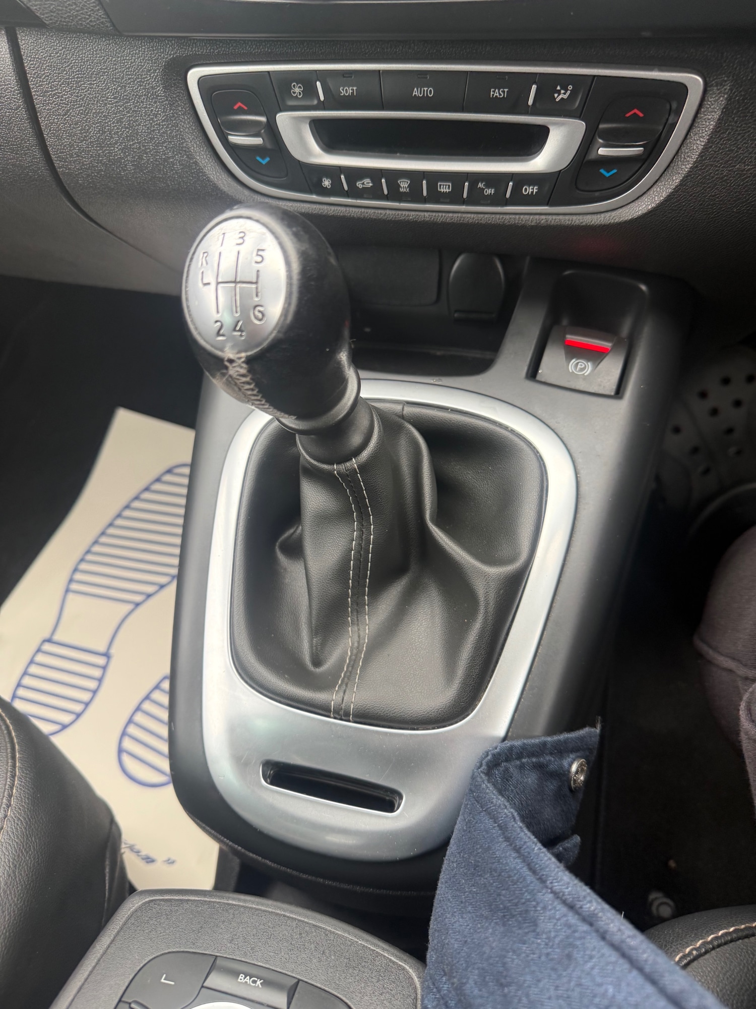 Used Renault Grand Scenic 2014 for sale - 76229133: Photo 31