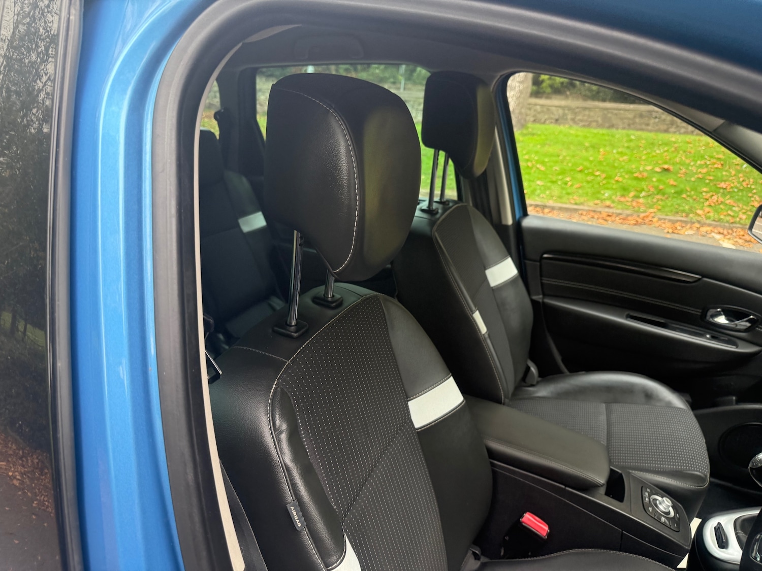 Used Renault Grand Scenic 2014 for sale - 76229133: Photo 38