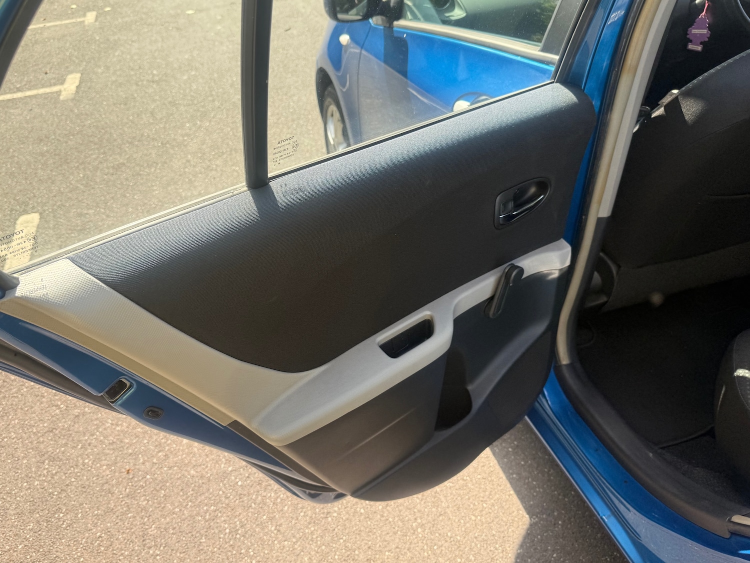 Used Toyota Yaris 2010 for sale - 76286203: Photo 24