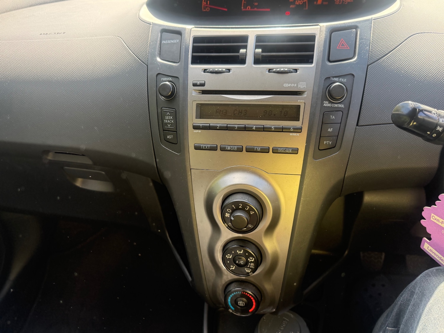 Used Toyota Yaris 2010 for sale - 76286203: Photo 34