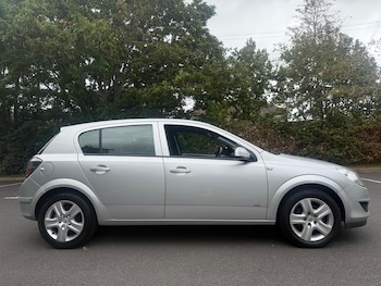 Used Vauxhall Astra 2010 for sale - 75910907: Photo