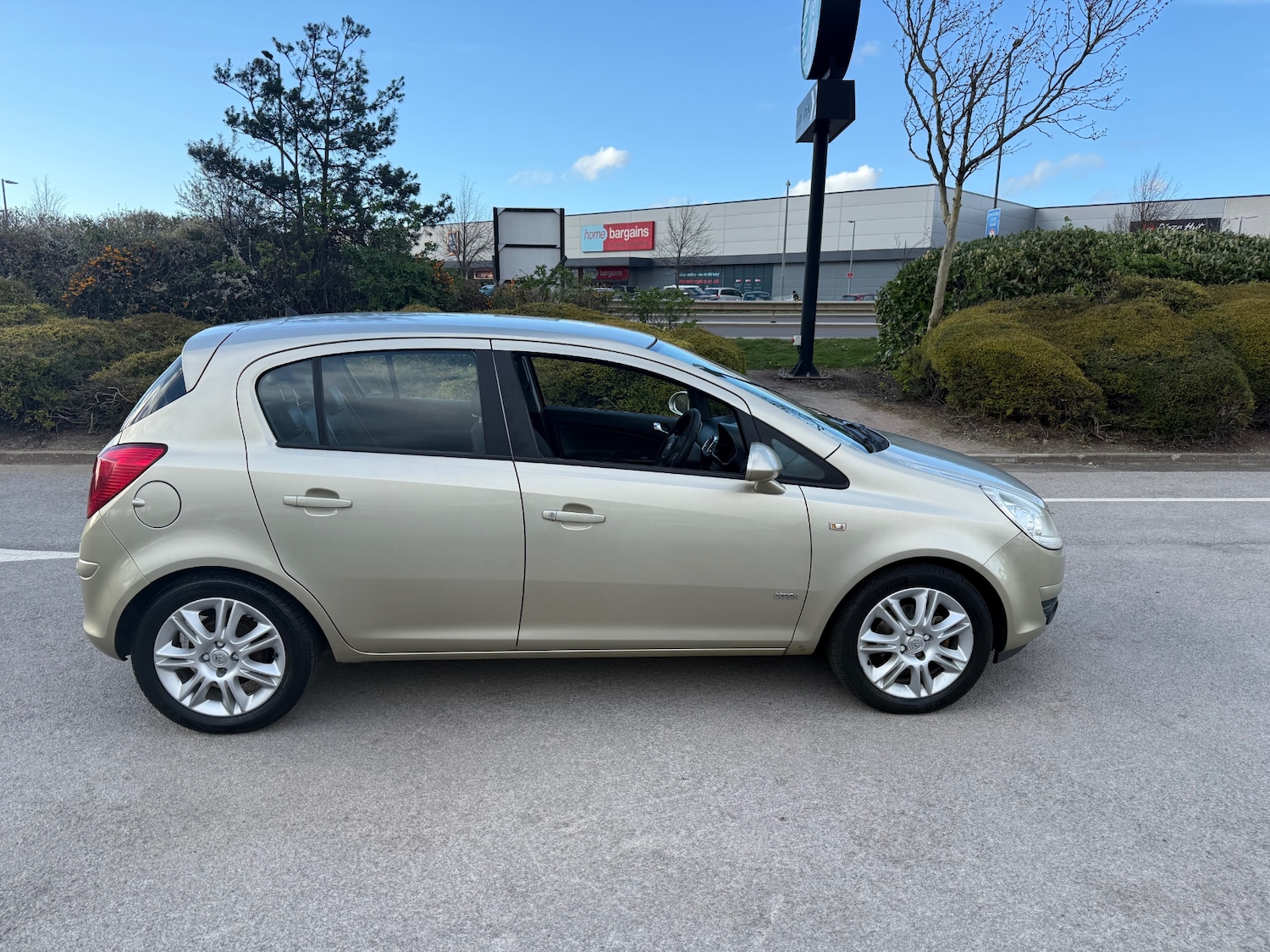 Used Vauxhall Corsa 2008 for sale - 78067245: Photo 2