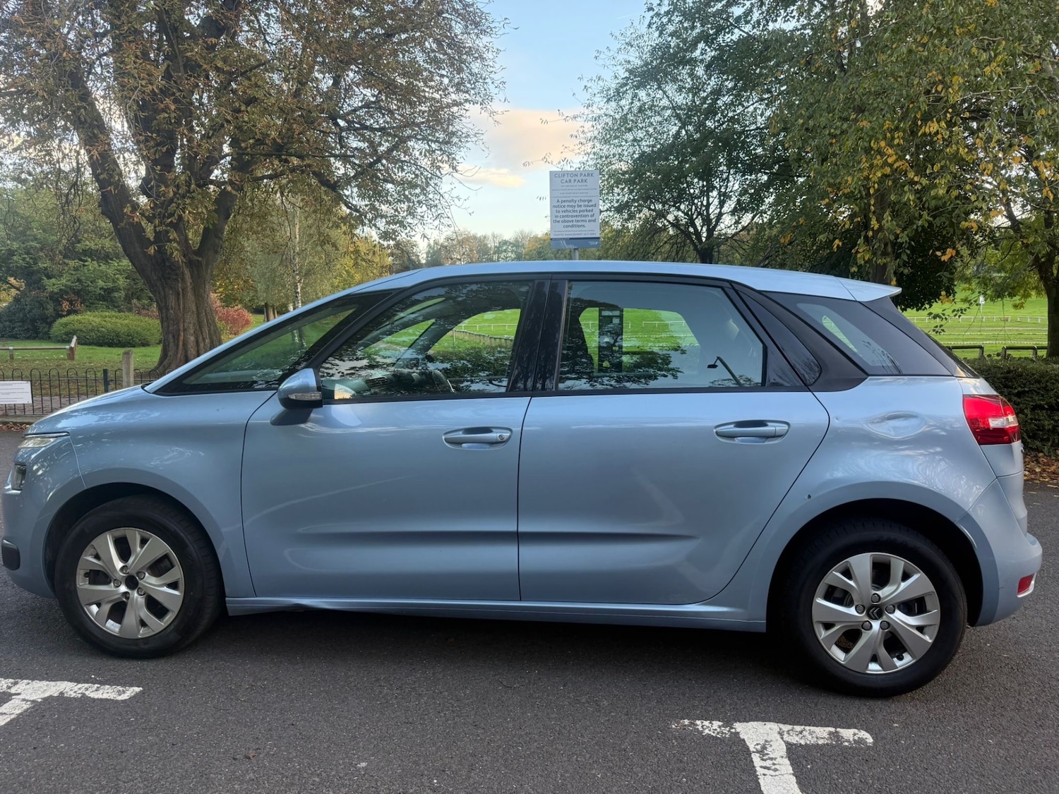 Used Citroen C4 Picasso 2014 for sale - 76156679: Photo 8