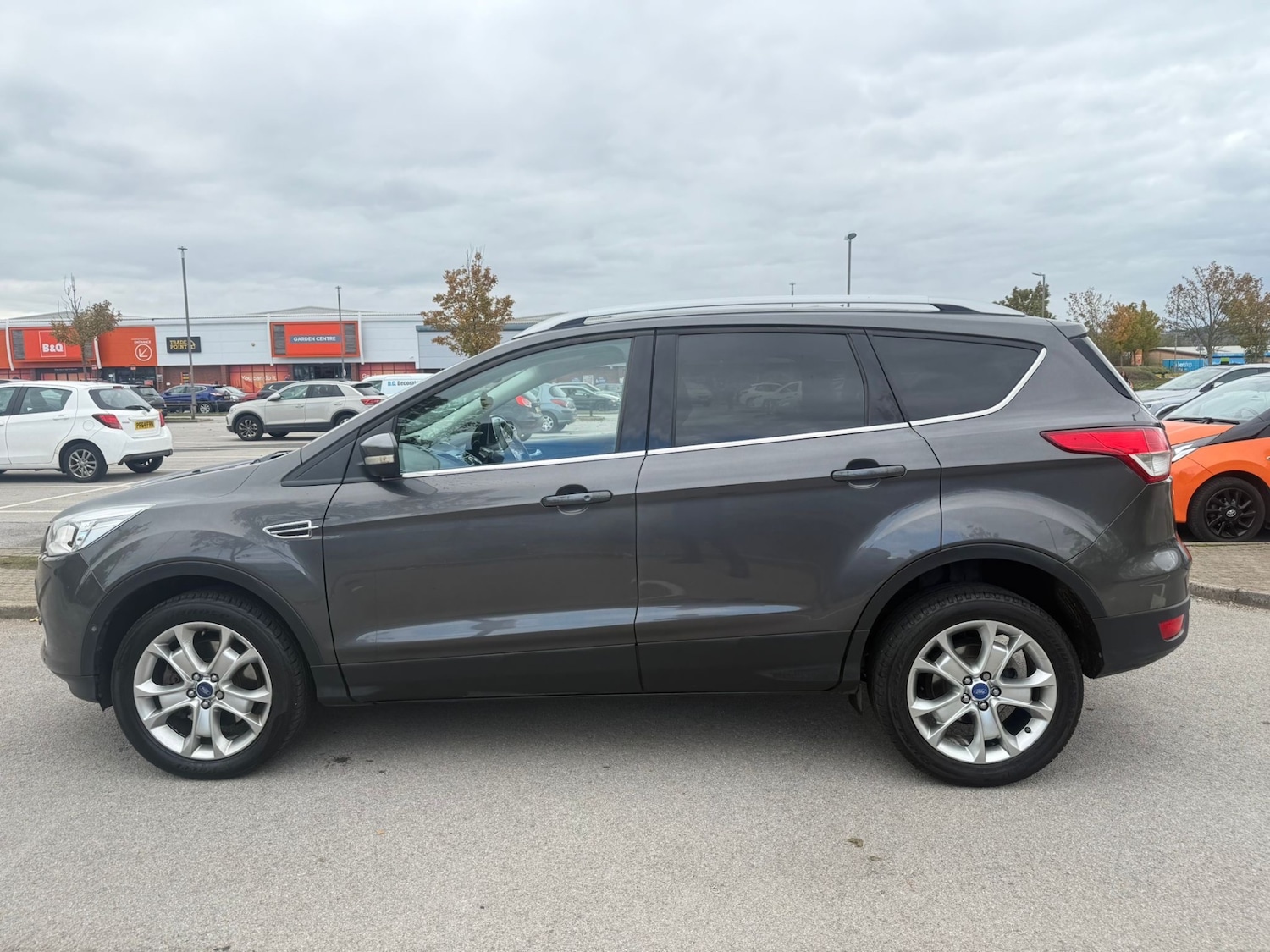 Used Ford Kuga 2015 for sale - 74041701: Photo 1
