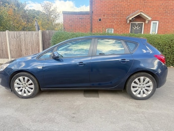 Used Vauxhall Astra 2011 for sale - 76265325: Photo