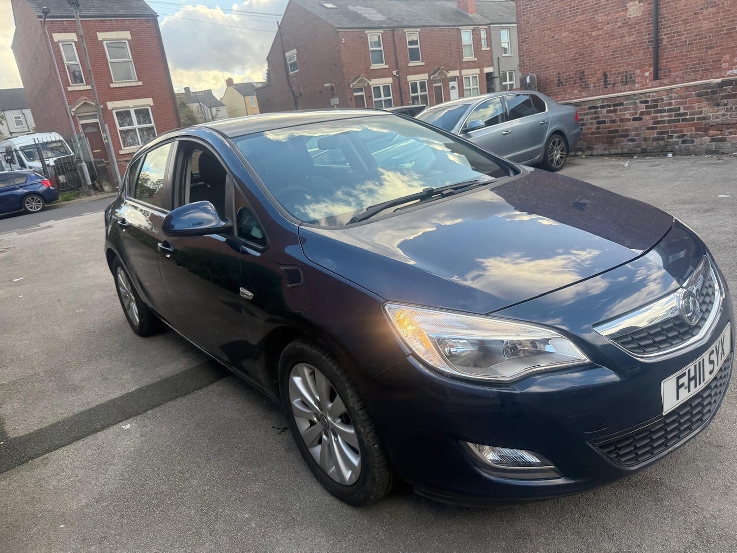 Used Vauxhall Astra 2011 for sale - 76265325: Photo 4