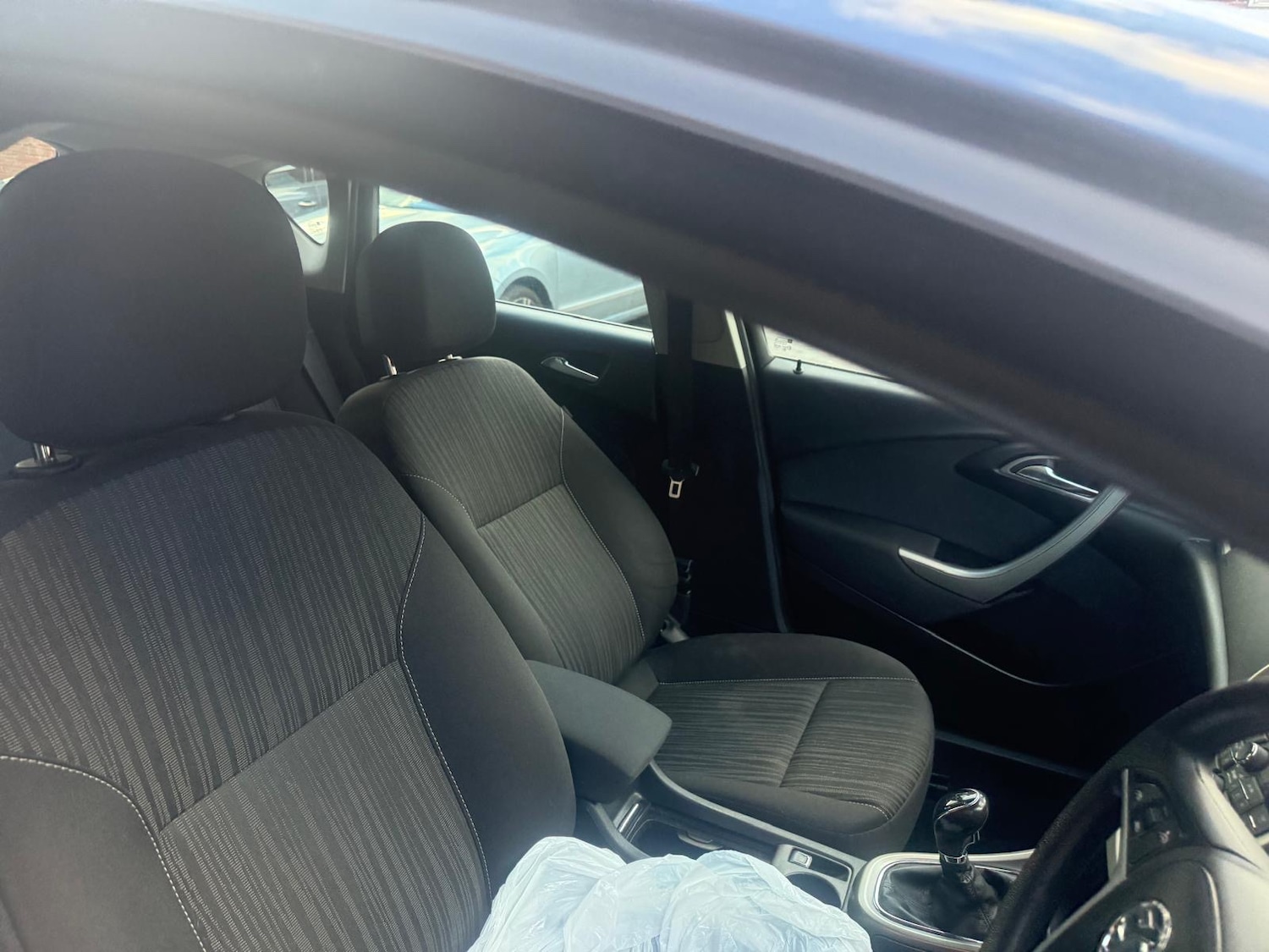 Used Vauxhall Astra 2011 for sale - 76265325: Photo 5