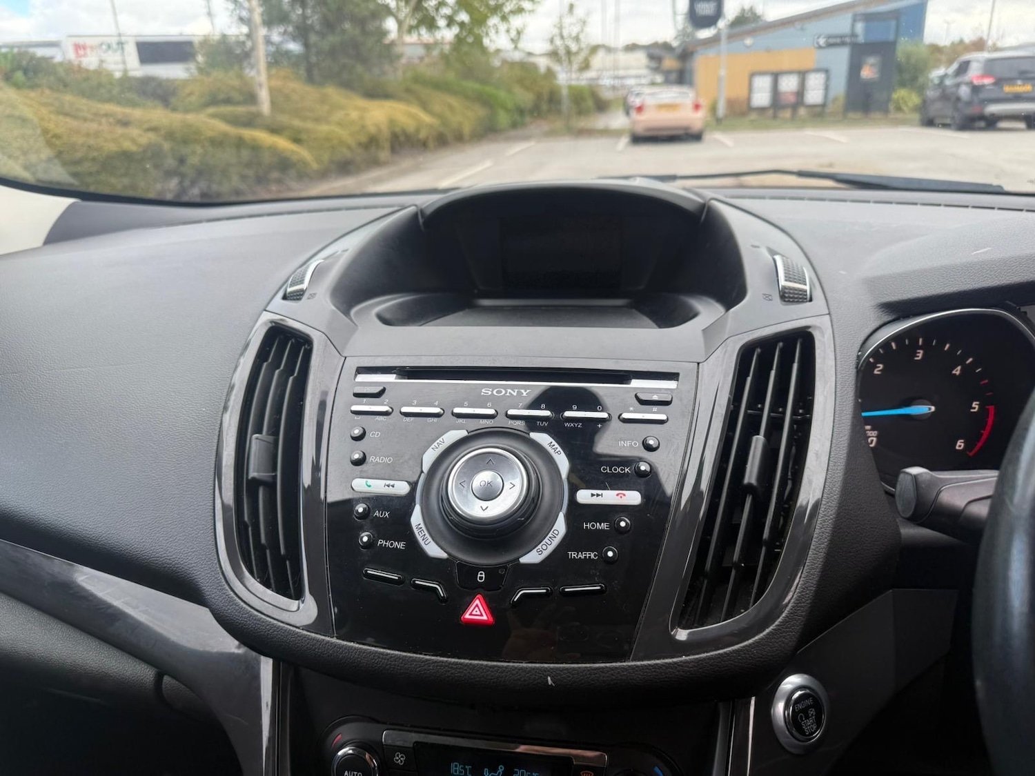 Used Ford Kuga 2015 for sale - 76904443: Photo 28