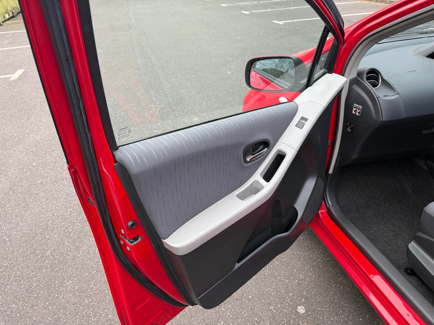 Used Toyota Yaris 2009 for sale - 78067306: Photo 25