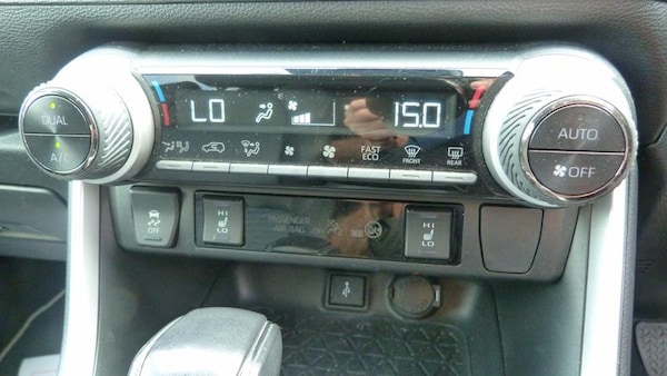 Used Toyota RAV4 2022 for sale - 75145065: Photo 17