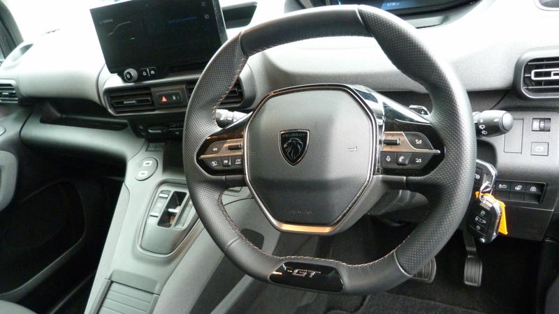 Used Peugeot e-Rifter 2024 for sale - 76508279: Photo 15