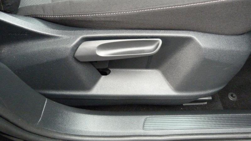 Used Volkswagen T-Roc 2023 for sale - 77367609: Photo 12