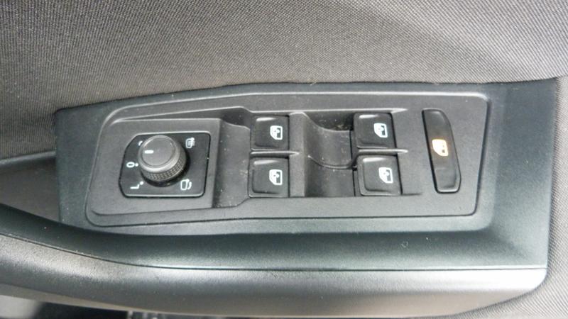 Used Volkswagen T-Roc 2023 for sale - 77367609: Photo 13