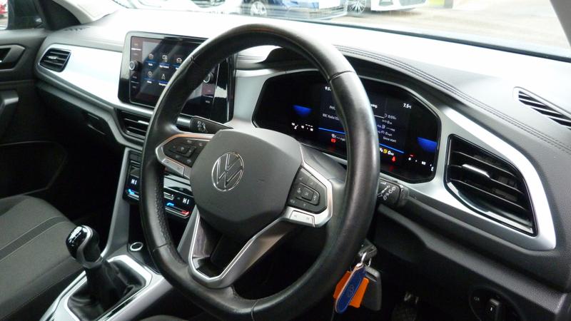 Used Volkswagen T-Roc 2023 for sale - 77367609: Photo 21