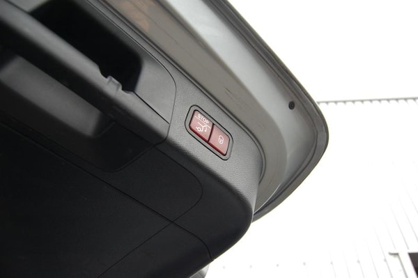 Used Mercedes-Benz EQC 2021 for sale - 75222928: Photo 9