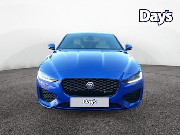 Used Jaguar XE 2019 for sale - 76603556: Photo