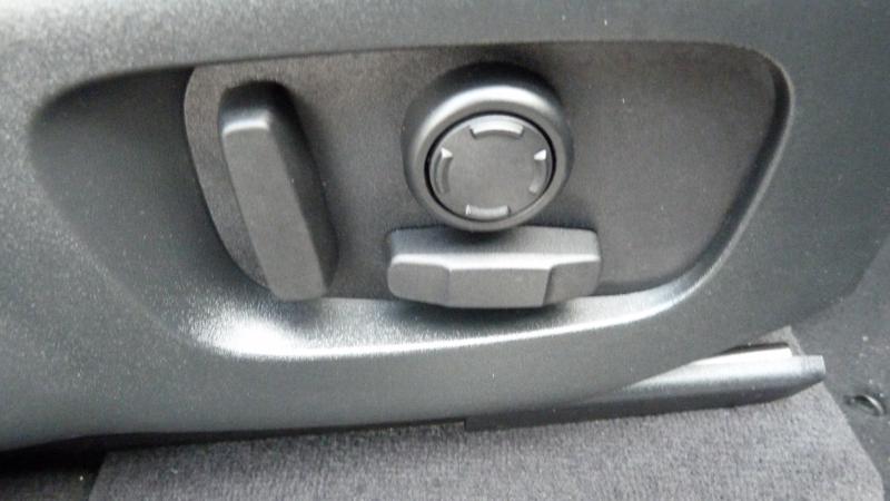 Used Land Rover Range Rover Velar 2023 for sale - 76434035: Photo 12