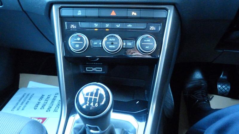 Used Volkswagen T-Roc 2018 for sale - 76603372: Photo 17