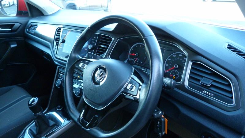Used Volkswagen T-Roc 2018 for sale - 76603372: Photo 18