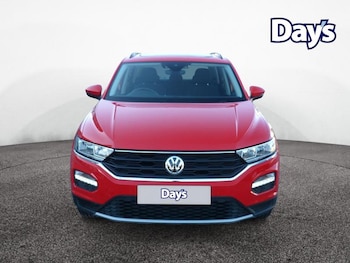 Used Volkswagen T-Roc 2018 for sale - 76603372: Photo