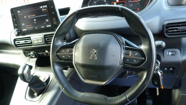 Used Peugeot Rifter 2020 for sale - 76302646: Photo 15