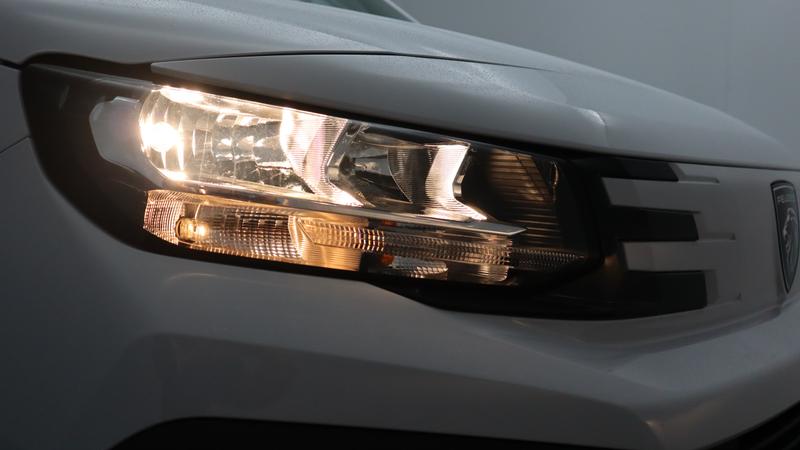 Used Vauxhall Astra 2010 for sale - 78008429: Photo 32