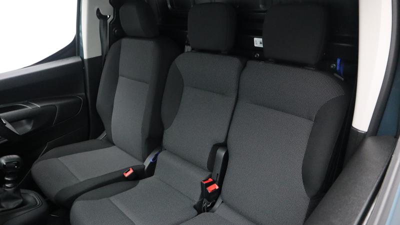 Used Aston Martin DBS 2010 for sale - 77117306: Photo 12