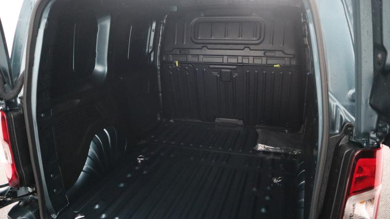 Used Aston Martin DBS 2010 for sale - 77117306: Photo 13