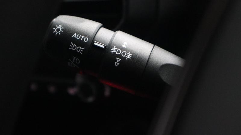 Used Aston Martin DBS 2010 for sale - 77117306: Photo 25