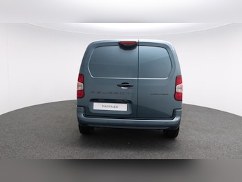 Used Aston Martin DBS 2010 for sale - 77117306: Photo