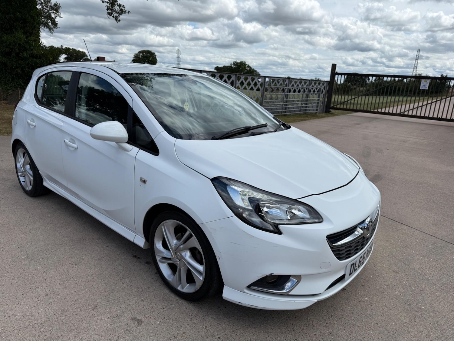 Used Vauxhall Corsa 2015 for sale - 76370841: Photo 1