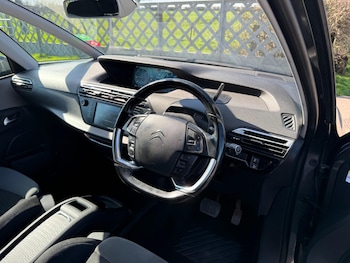 Used Citroen C4 Picasso 2016 for sale - 77940177: Photo