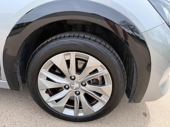 Used Peugeot E-208 2021 for sale - 78214333: Photo