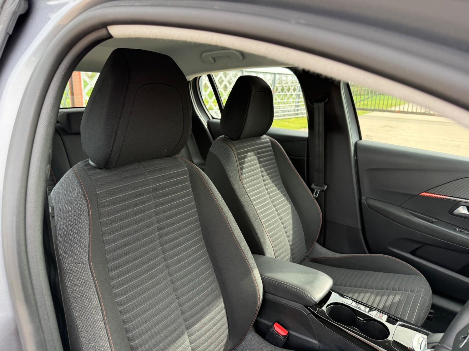 Used Peugeot E-208 for sale - 78214333: Photo 6