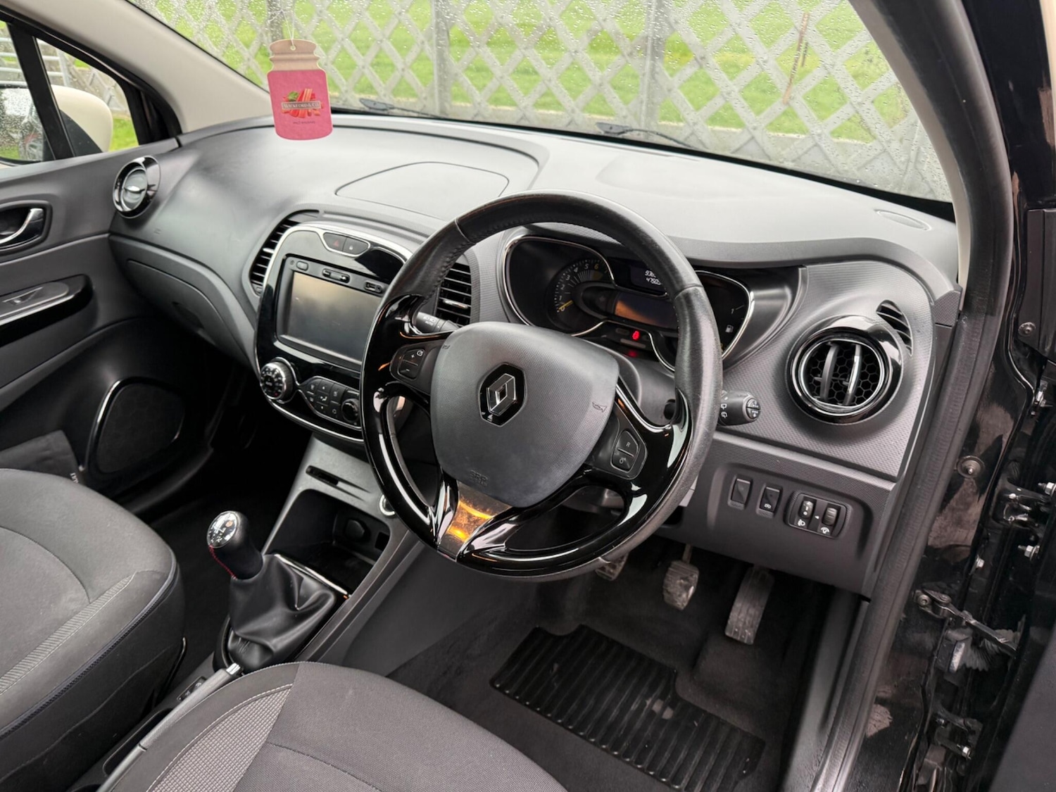 Used Renault Captur 2015 for sale - 77424891: Photo 4