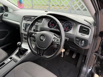 Used Volkswagen Golf 2017 for sale - 78334606: Photo