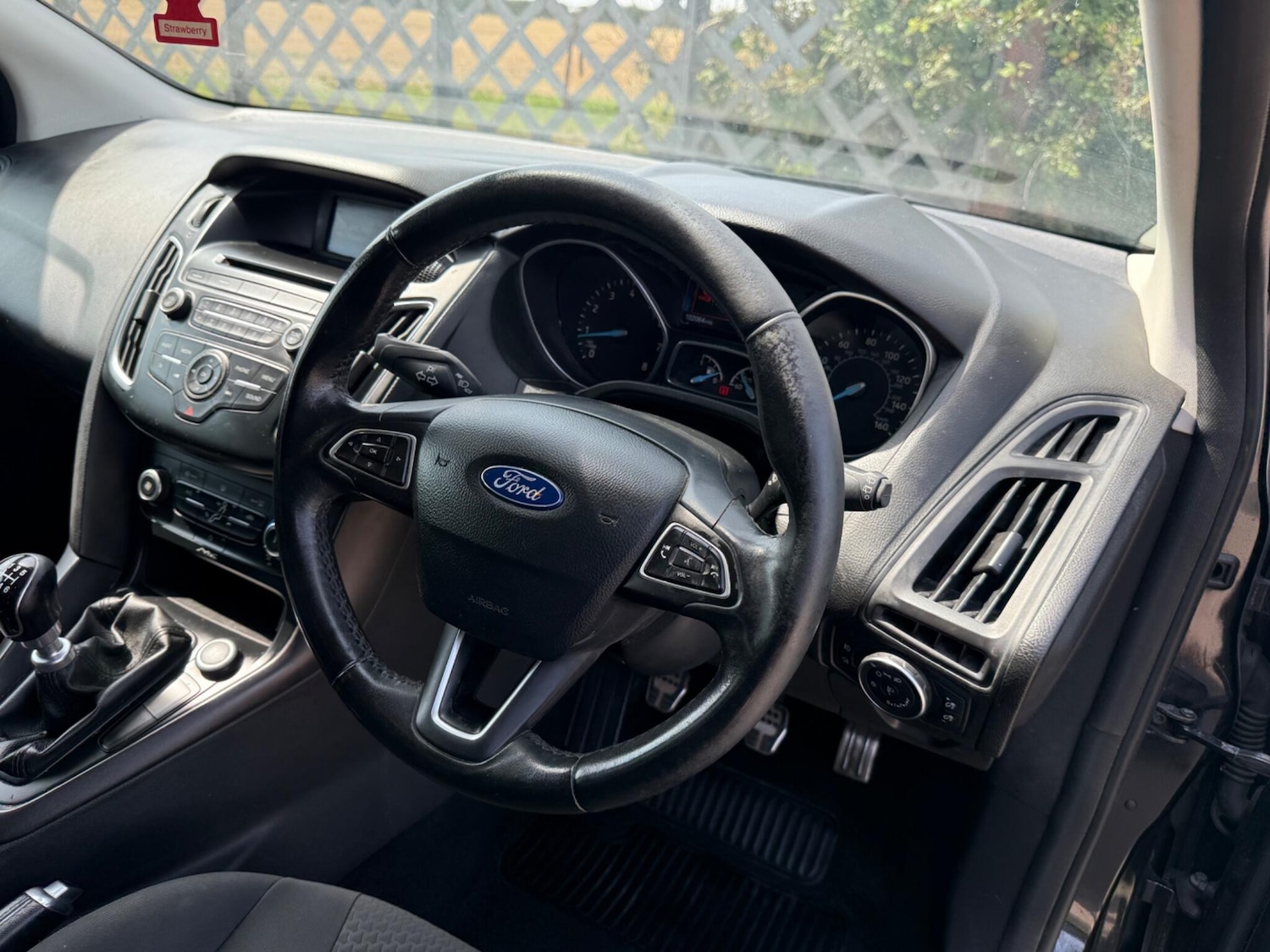 Used Ford Focus 2015 for sale - 76370676: Photo 5