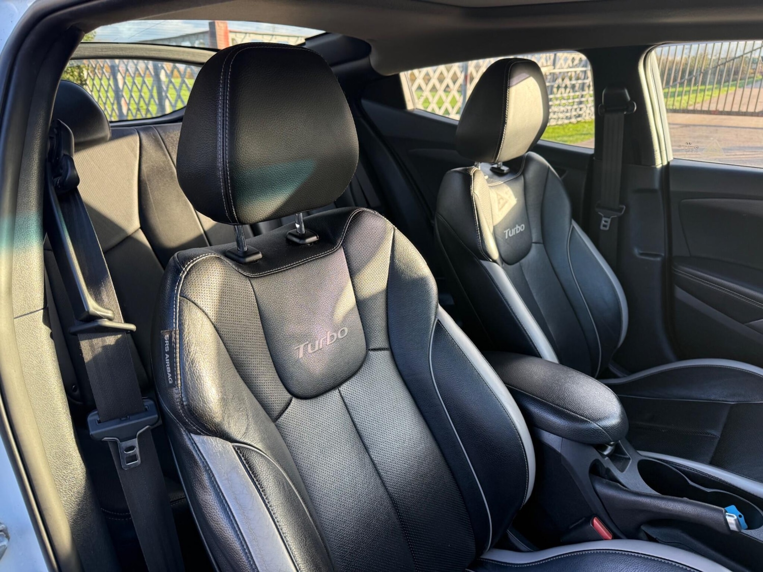 Used Hyundai Veloster 2014 for sale - 76632964: Photo 6