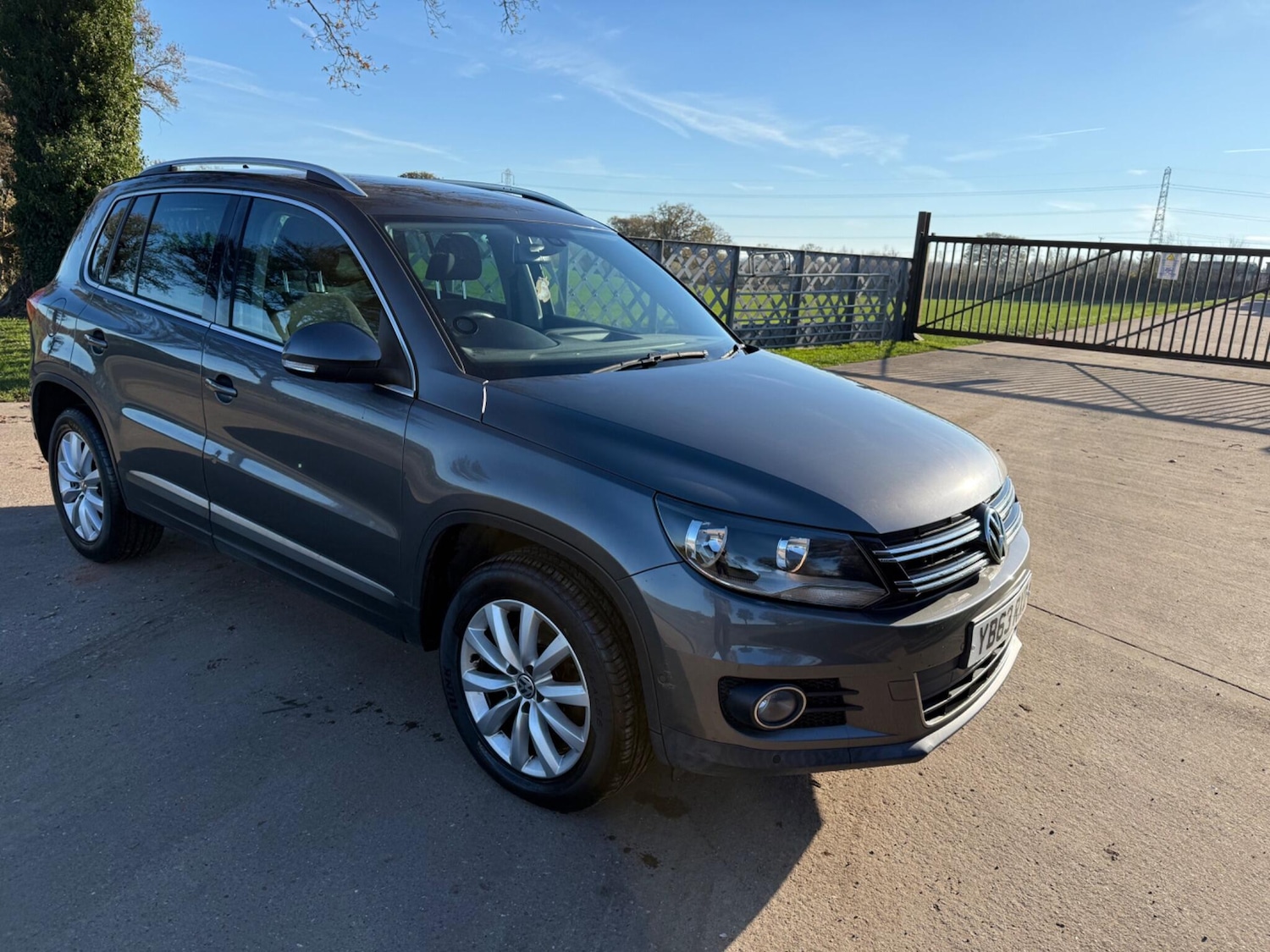 Used Volkswagen Tiguan 2014 for sale - 76657609: Photo 1
