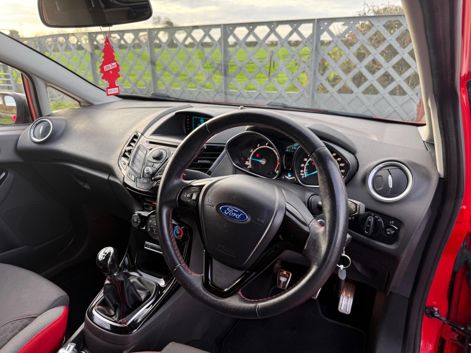 Used Ford Fiesta 2015 for sale - 76865642: Photo 4